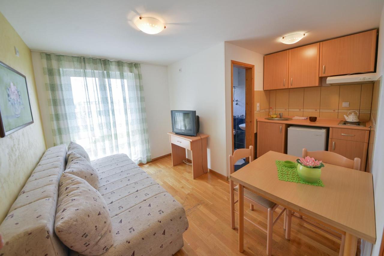 Disney Apartments Budva Eksteriør billede