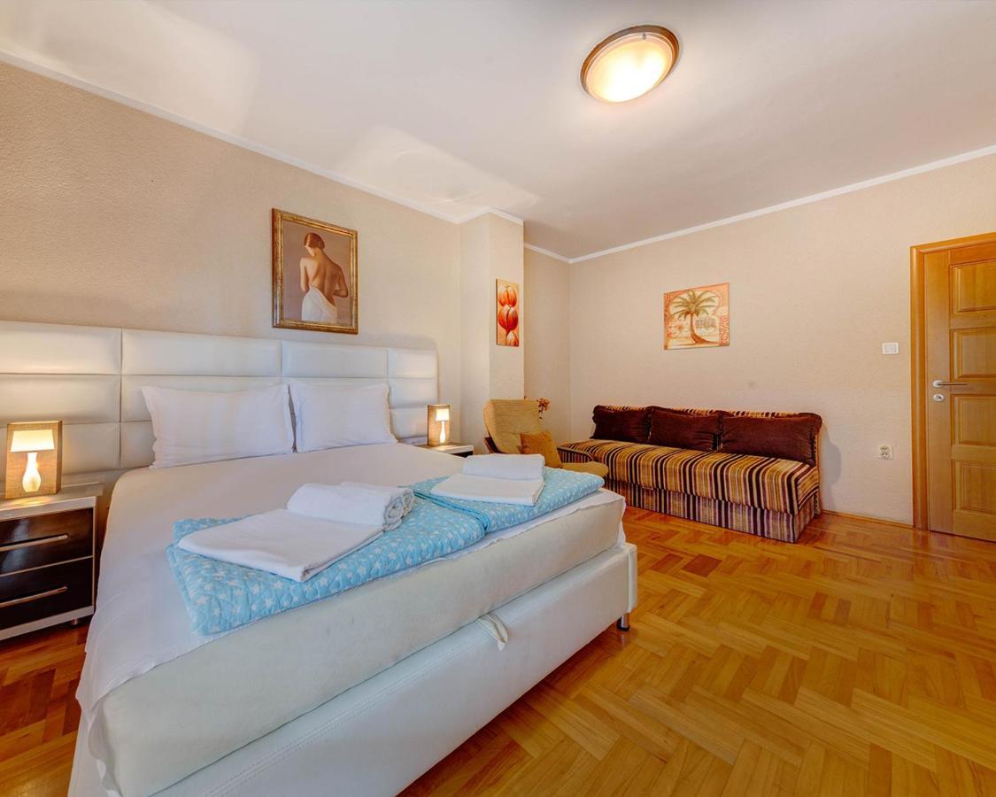 Disney Apartments Budva Eksteriør billede