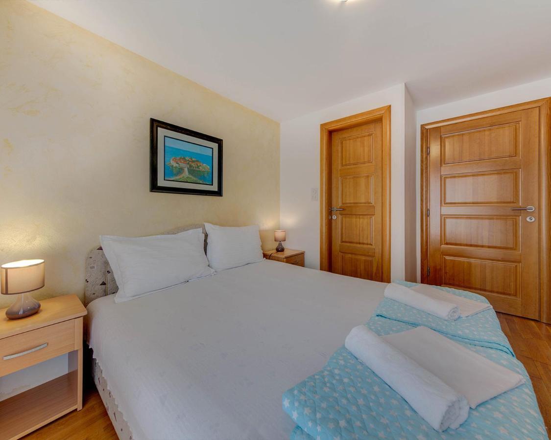 Disney Apartments Budva Eksteriør billede