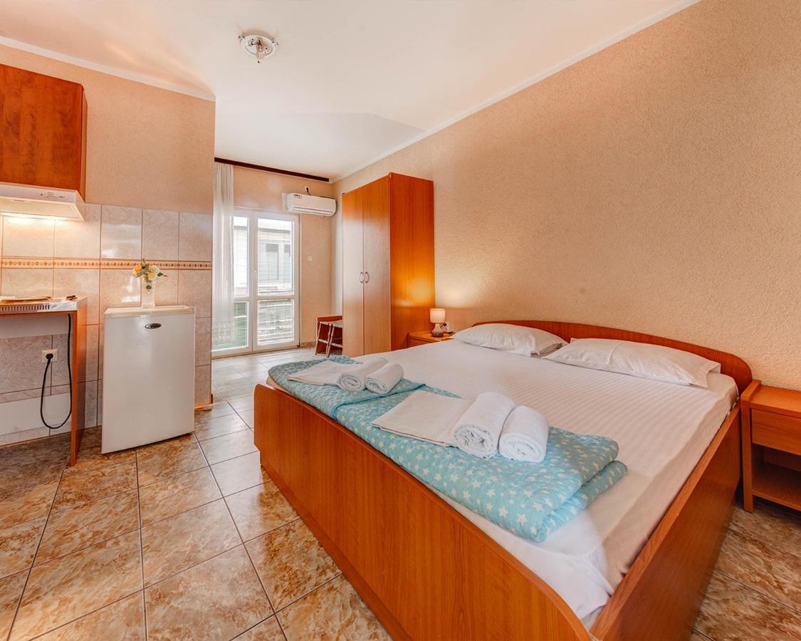 Disney Apartments Budva Eksteriør billede